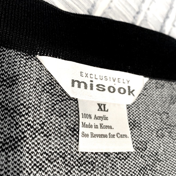 Woman’s Beautiful Exclusively Misook Skirt.. - Picture 2 of 5